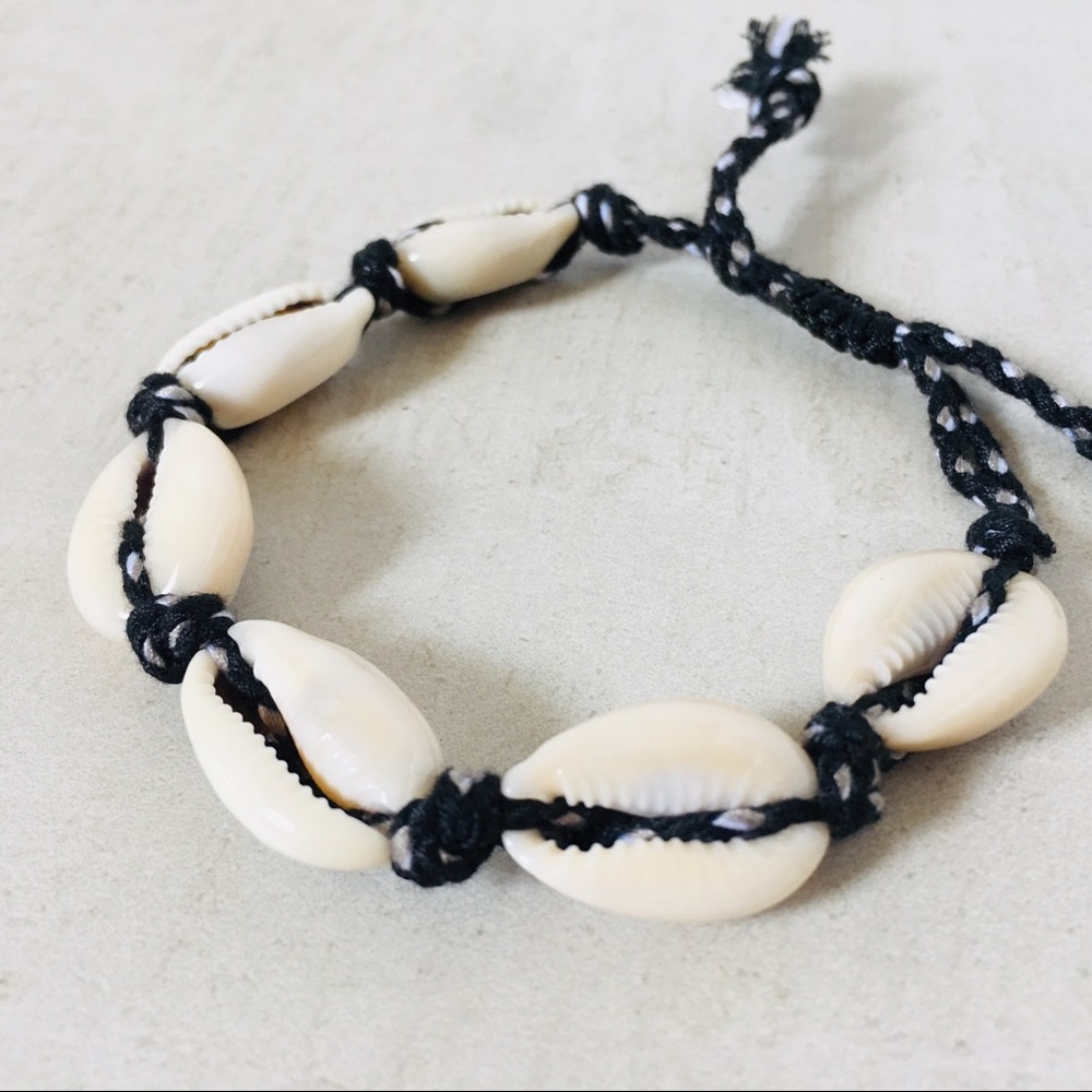 BOHO Shell Bracelet - Picture 3 of 6